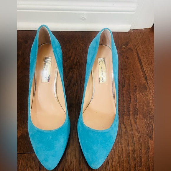 Beautiful size 7.5 blue leather INC heels - Picture 9 of 9